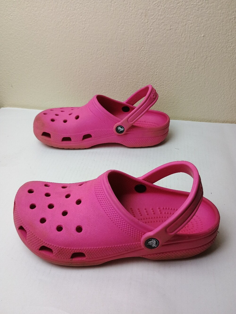 CROCS Toddler Girl 9 Classic Clogs - Hot Pink